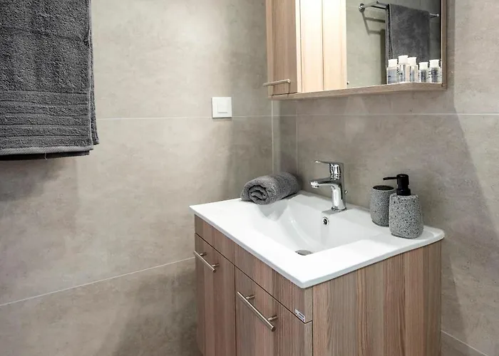 Appartement 2 Bedroom Koshomes1 *