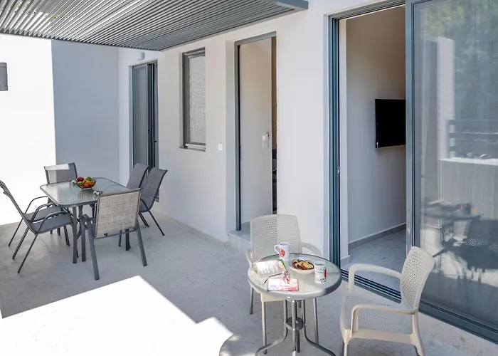 Appartement 2 Bedroom Koshomes1